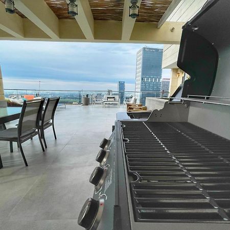 Appartamento Beautiful Penthouse W/Amazing View, Prime Location Ramat Gan Esterno foto