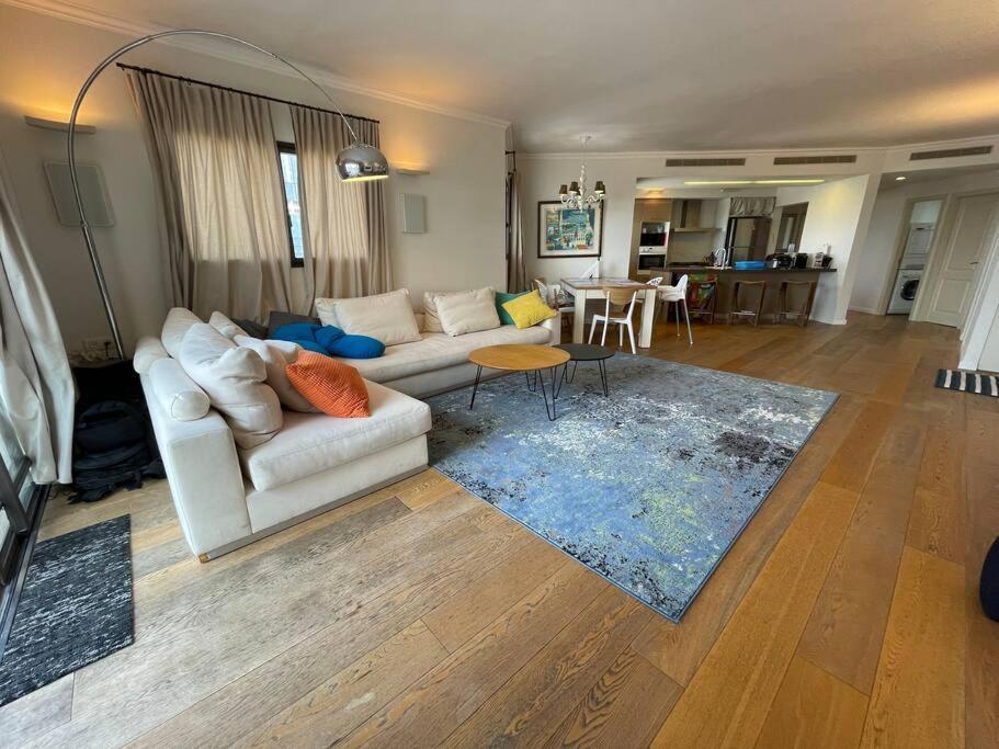 Appartamento Beautiful Penthouse W/Amazing View, Prime Location Ramat Gan Esterno foto