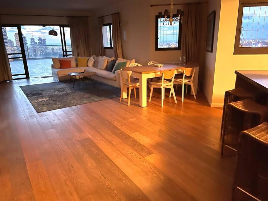 Appartamento Beautiful Penthouse W/Amazing View, Prime Location Ramat Gan Esterno foto