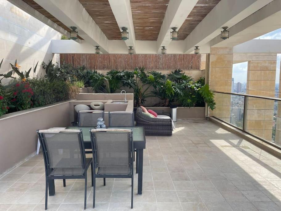 Appartamento Beautiful Penthouse W/Amazing View, Prime Location Ramat Gan Esterno foto