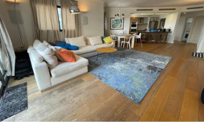 Appartamento Beautiful Penthouse W/Amazing View, Prime Location Ramat Gan Esterno foto