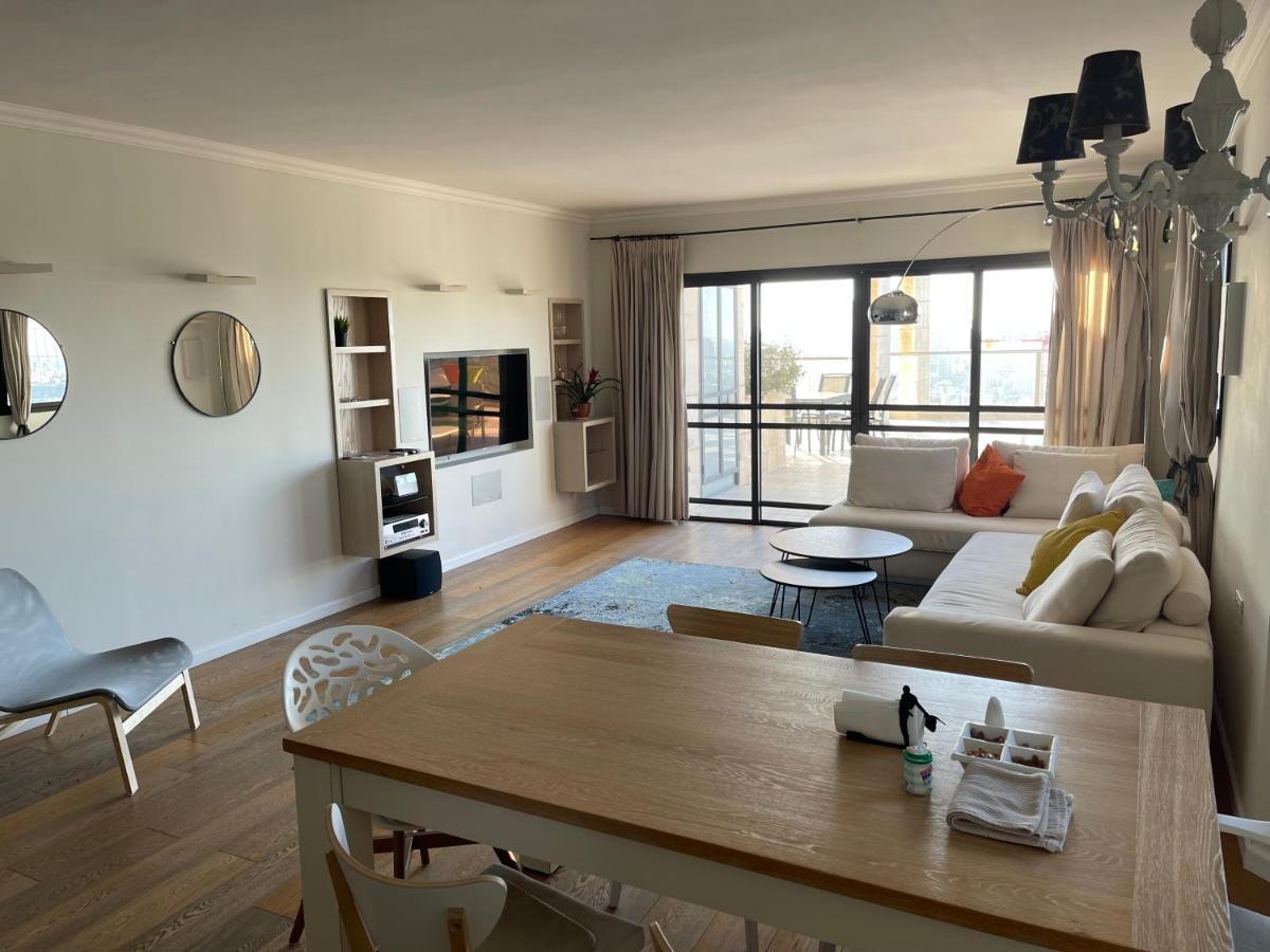 Appartamento Beautiful Penthouse W/Amazing View, Prime Location Ramat Gan Esterno foto
