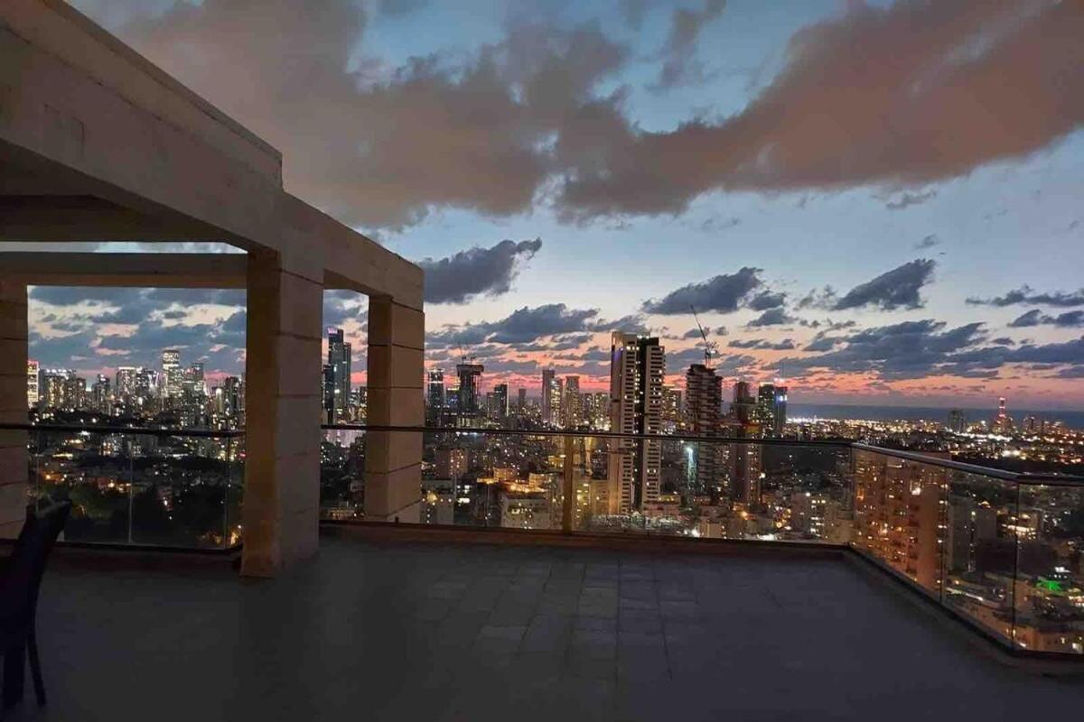 Appartamento Beautiful Penthouse W/Amazing View, Prime Location Ramat Gan Esterno foto