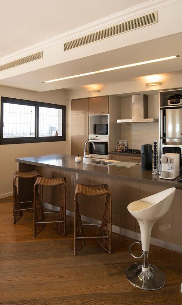 Appartamento Beautiful Penthouse W/Amazing View, Prime Location Ramat Gan Esterno foto