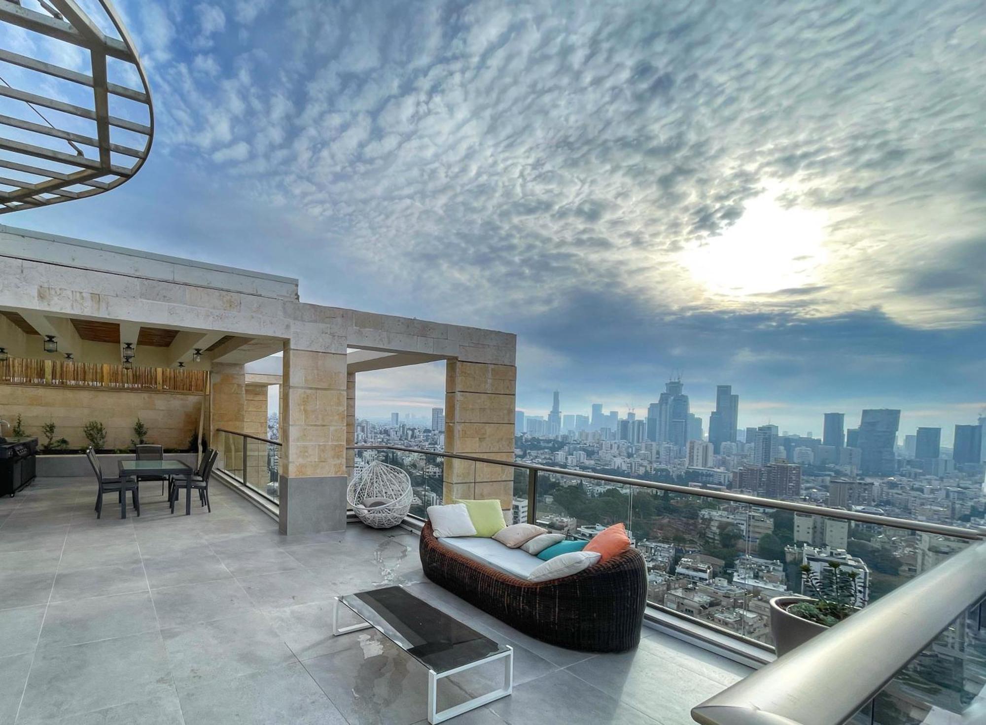 Appartamento Beautiful Penthouse W/Amazing View, Prime Location Ramat Gan Esterno foto